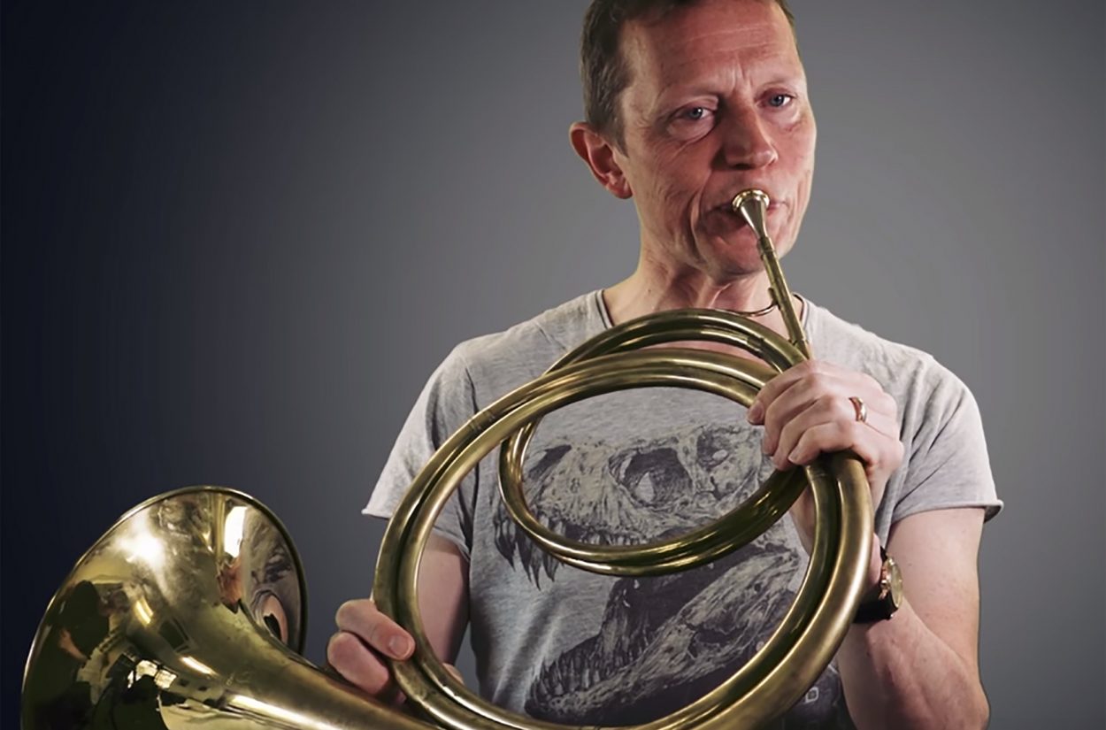 Principal horn Roger Montgomery introduces the baroque horn