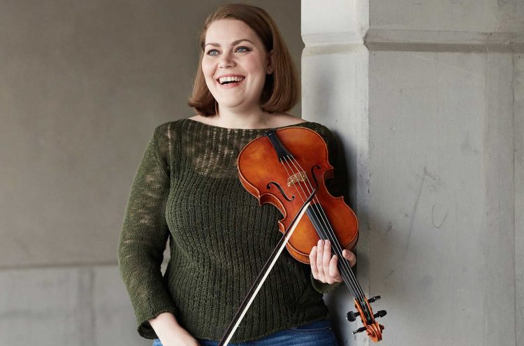 Julia Kuhn, violin